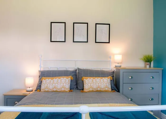Newport House Sleeps 5 Near Junction 27 On M4