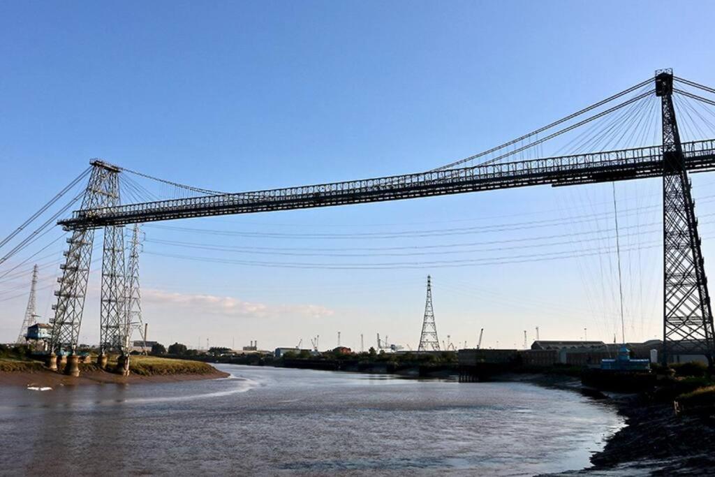 Newport House Sleeps 5 Near Junction 27 On M4 *