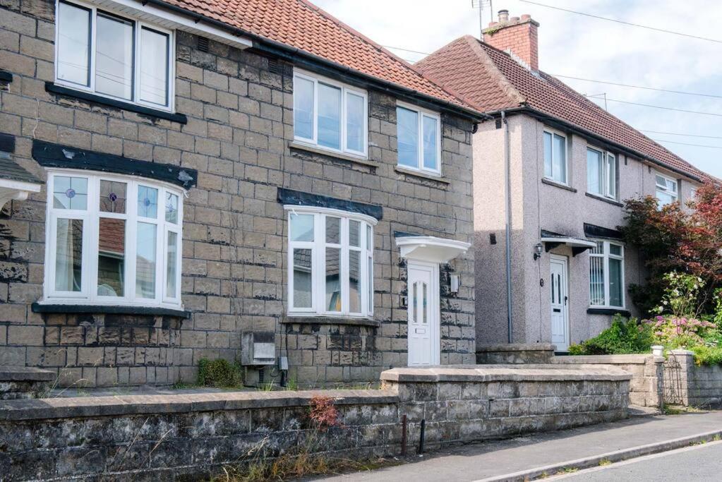 Newport House Sleeps 5 Near Junction 27 On M4 * Newport (Gwent)