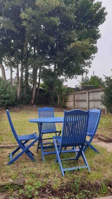 Holiday home Newport House Sleeps 5 Near Junction 27 On M4 *